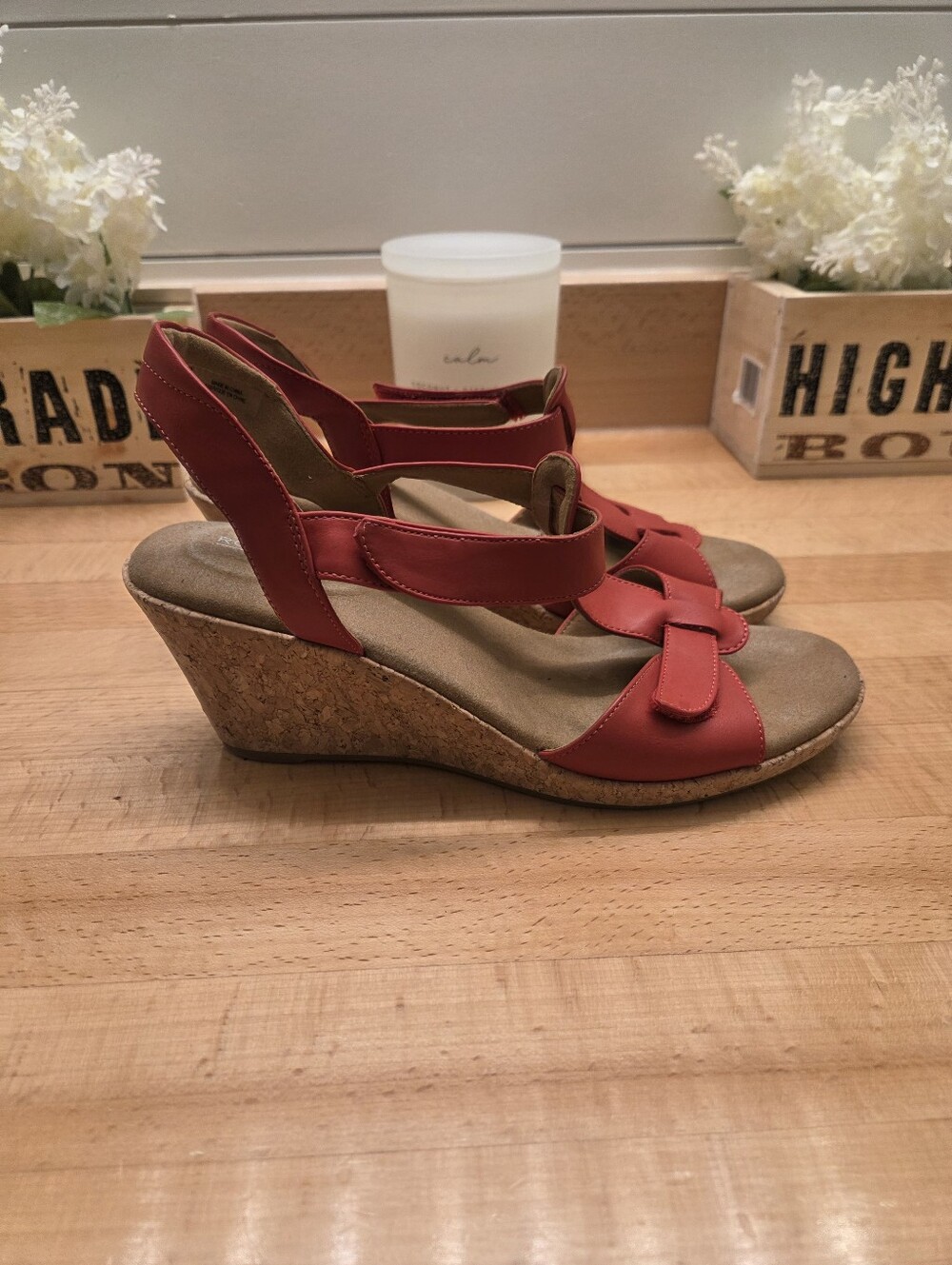 Rockport Blanca T Strap Wedge Sandals Red Leather Womens Size 9
